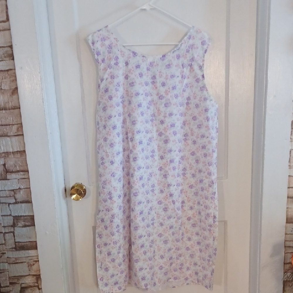 Vintage White and Purple Floral Nightgown New Wirh Tags Xlarge - Picture 4 of 4